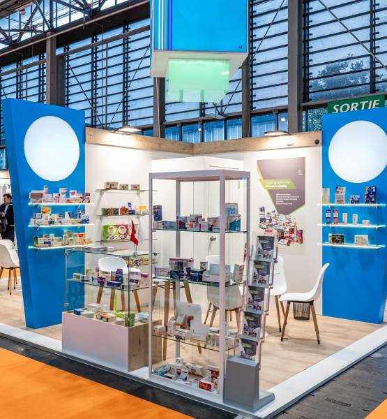 un stand packaging