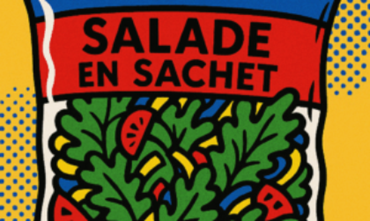 Illustration colorée d’un sachet de salade prête à l’emploi, contenant des feuilles vertes, des morceaux de tomate et d’autres légumes, sur fond jaune vif avec un style pop art.  