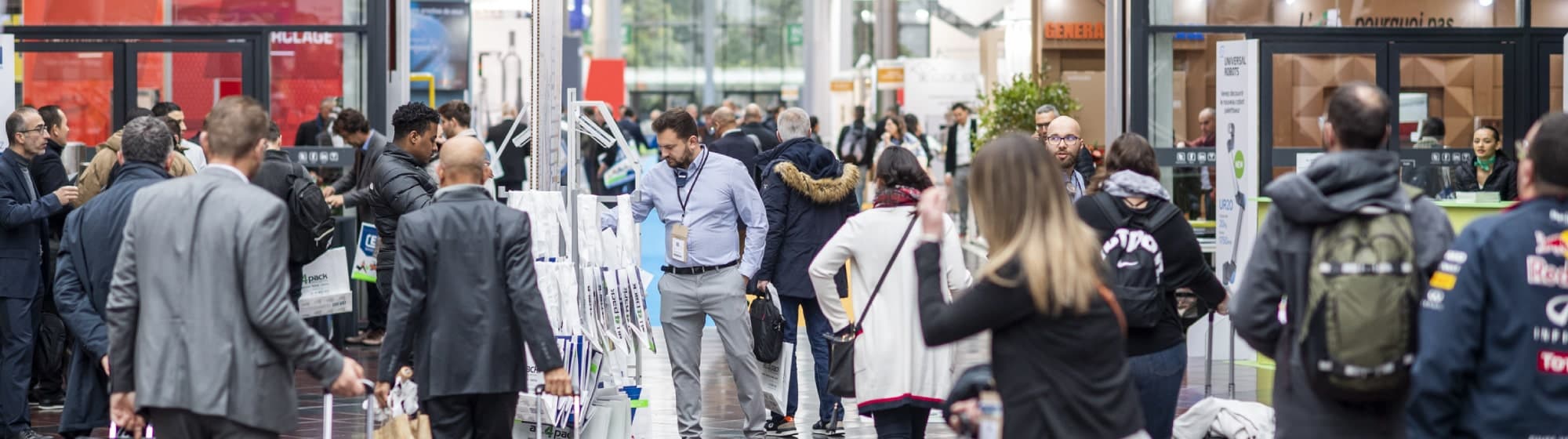 des personnes au salon ALLFORPACK EMBALLAGE PARIS
